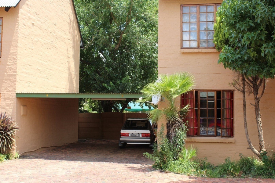 2 Bedroom Property for Sale in Kannoniers Park North West